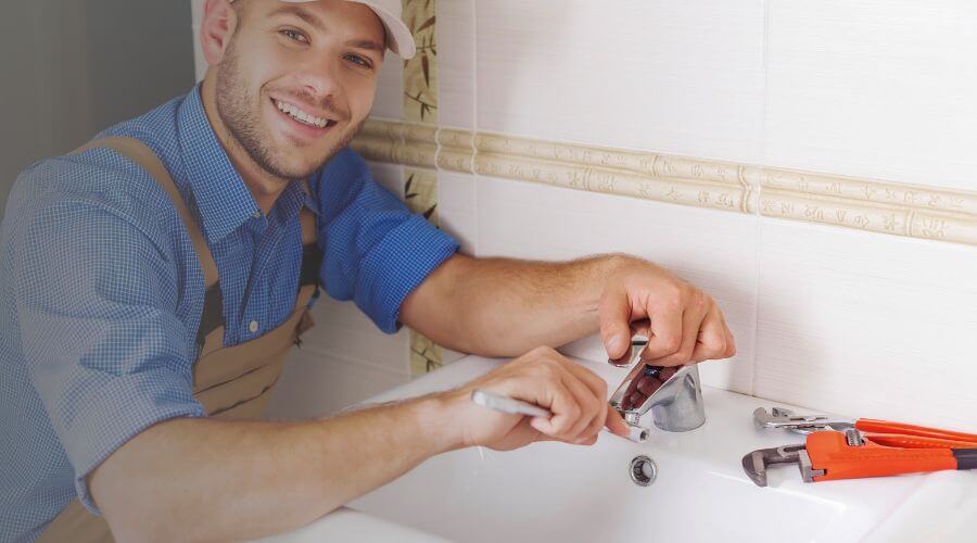 Handle or spout repair in Opolis, KS
